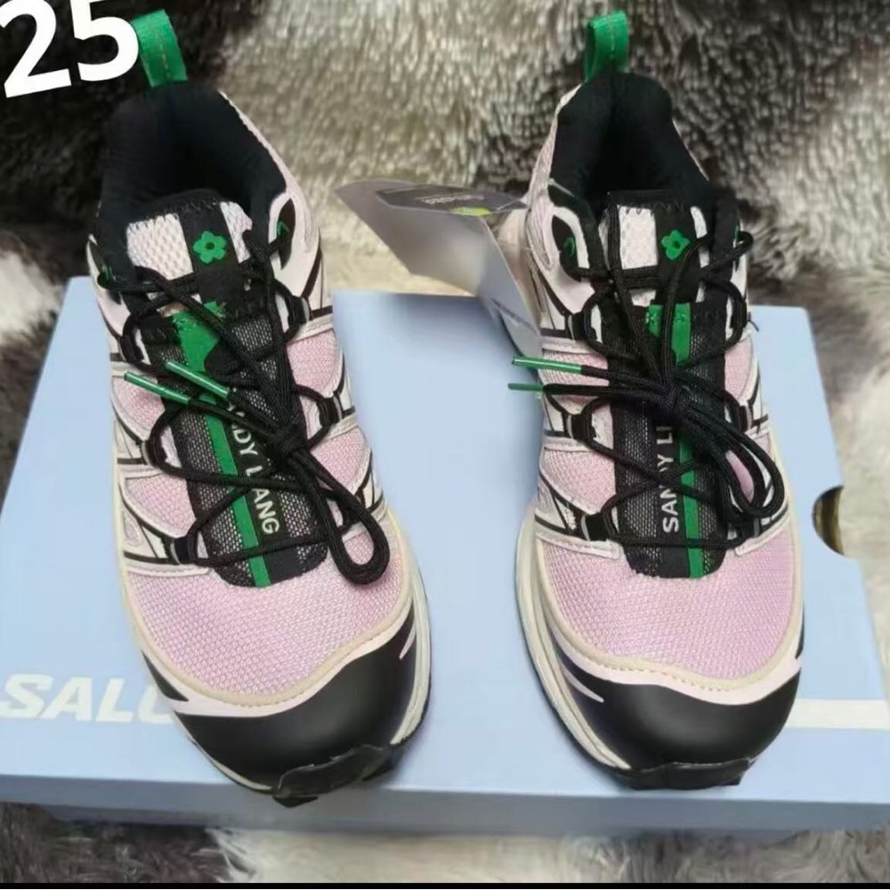 Salomon Women's Pink and Black Sneakers